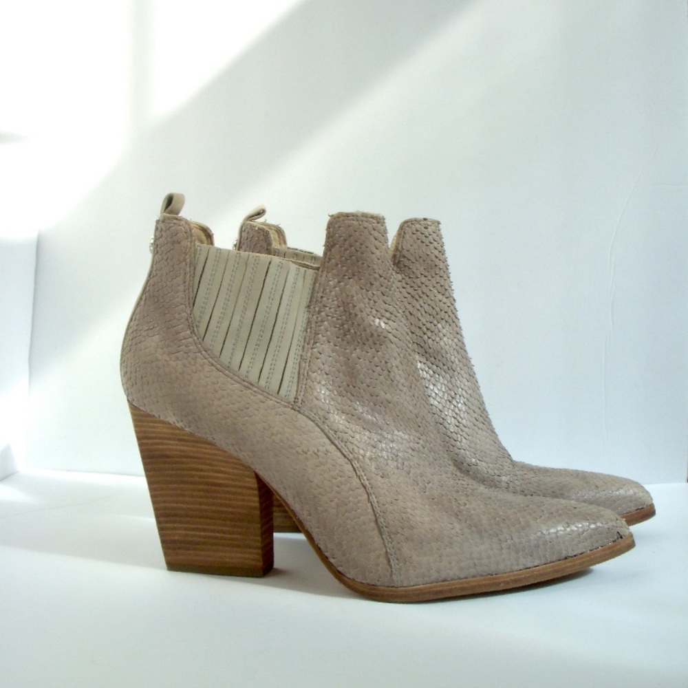 Donald J. Pliner 9.5 Pumice Western Ankle Snake Textured Booties